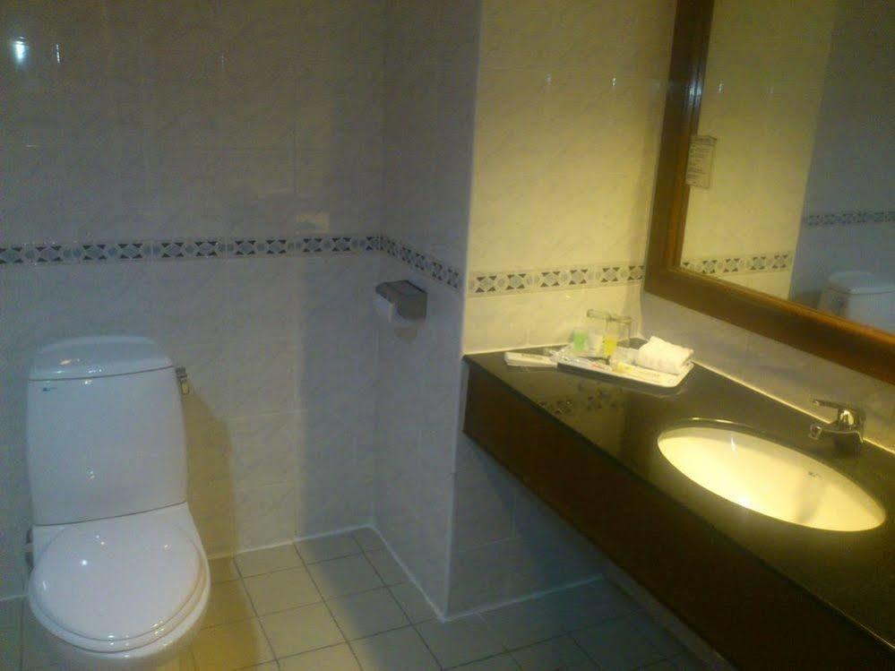 Gocos Hotel Klang Ngoại thất bức ảnh